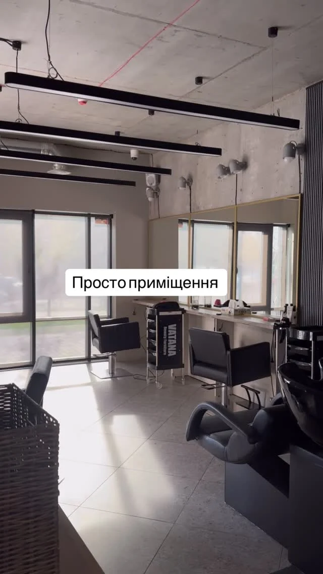 ✨ WONDERWORK — це не просто простір, це люди.

Ті, хто щиро любить свою справу.
Ті, хто надихає, підтримує й створює красу з душею.
Кожен клієнт, кожен майстер — частинка нашої великої сім’ї 💛